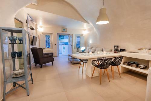 Hostal Hidden Treasure Suites