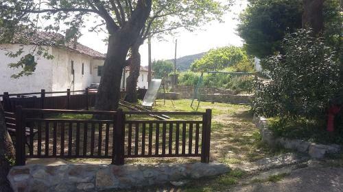 Hostal Guesthouse Zografia