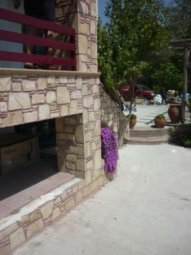 Hostal Guesthouse Zografia