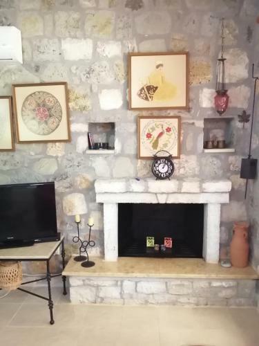 Pelani Stonehouse