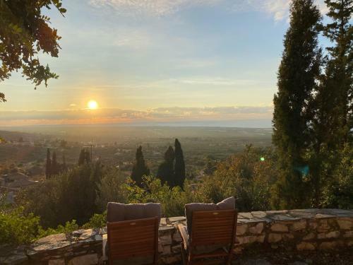 Petromanos, A Unique Place With Dreamy Sunsets!