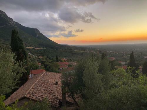 Petromanos, A Unique Place With Dreamy Sunsets!