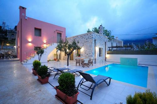Hawk Villa, Nature Essence!