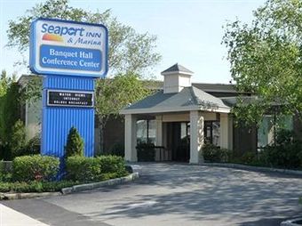 Hotel Seaport Inn And Marina