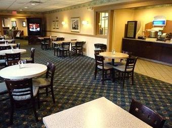 Hotel Seaport Inn And Marina