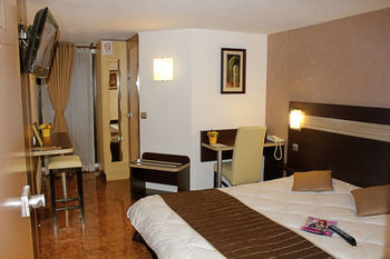 Comfort Hotel Les Mureaux-flins
