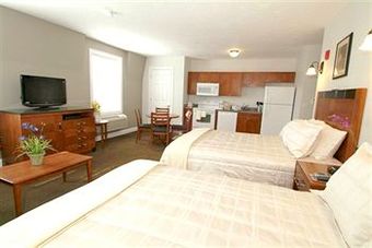 Crescent Suites Hotel