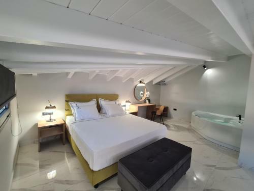 Hostal Ilia's Luxury Suites