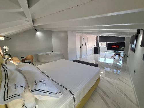 Hostal Ilia's Luxury Suites