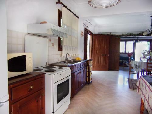 Vaso's Bay House