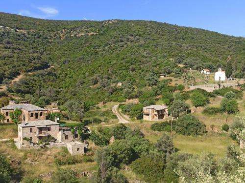 Apartamento Iris' Traditional Stone House