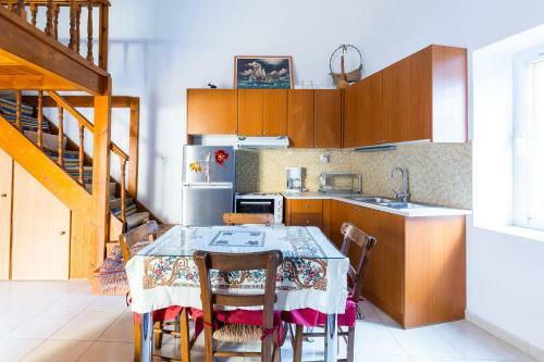 Traditional House For 4ppl Close To Zaros Lake