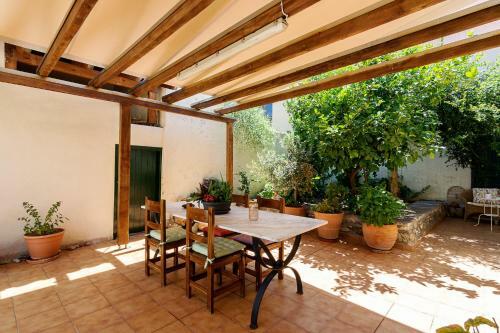 Roes Apartments - Avra
