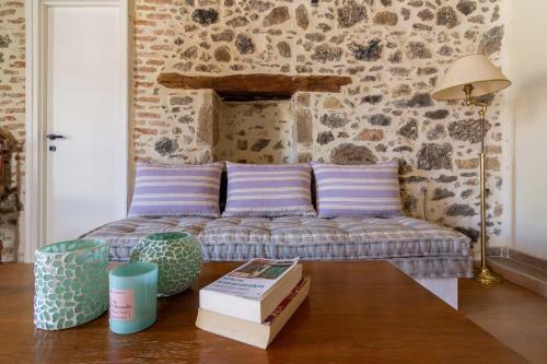 Roes Apartments - Avra