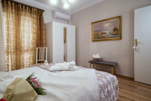 Mary's Dreamy Maisonette