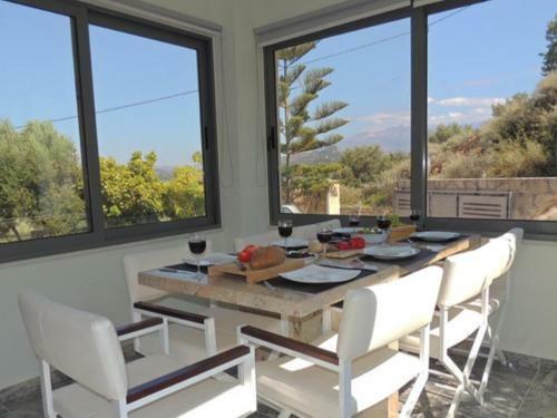 Provarma Hills Luxury Villa Gerani
