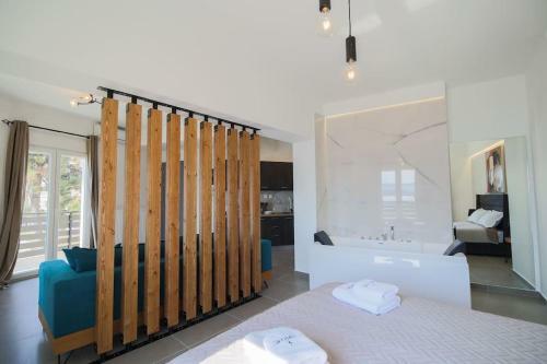 La Casa New Central Coastal Apartment & Jacuzzi