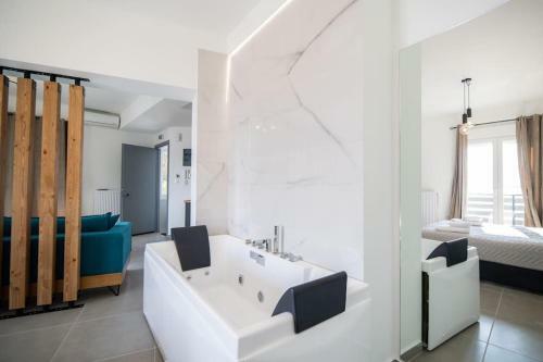 La Casa New Central Coastal Apartment & Jacuzzi