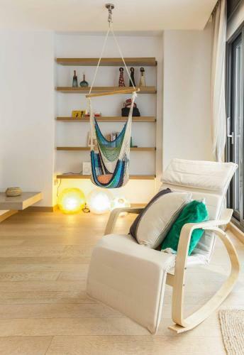 Brand New Stylish 3 Bdrm Apartment With Terrace