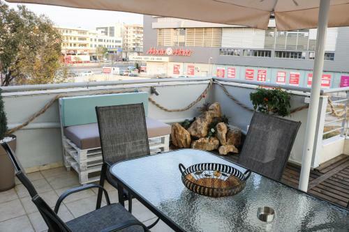 Port View Apartment