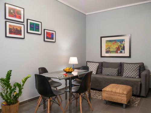 Central Terrace Modern Apartment