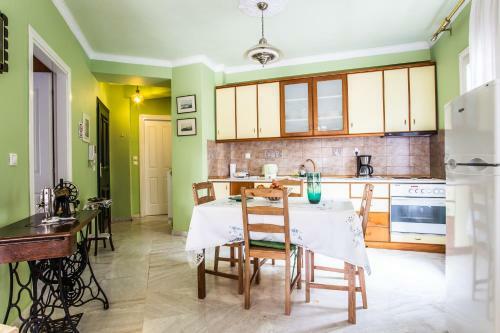 Apartment In Kalamaria