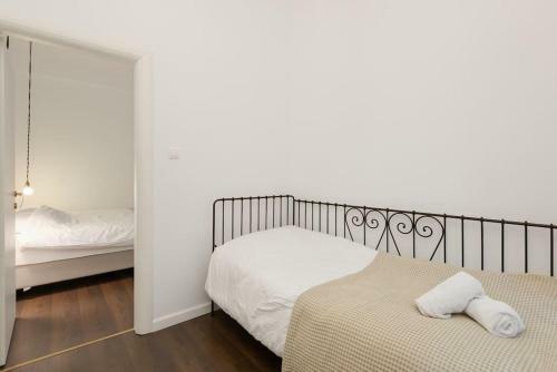 Roman Market- Upper Aristitelous Sq Luxury Apartment
