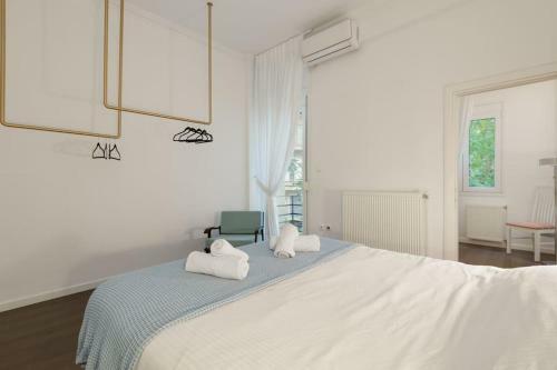 Roman Market- Upper Aristitelous Sq Luxury Apartment