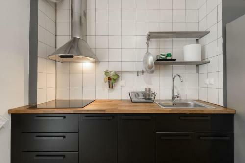 Roman Market- Upper Aristitelous Sq Luxury Apartment