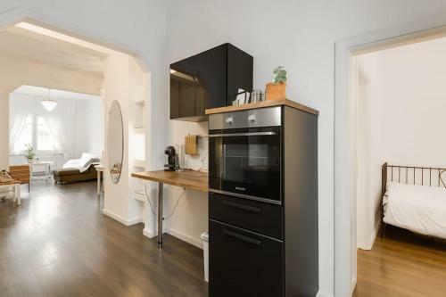 Roman Market- Upper Aristitelous Sq Luxury Apartment