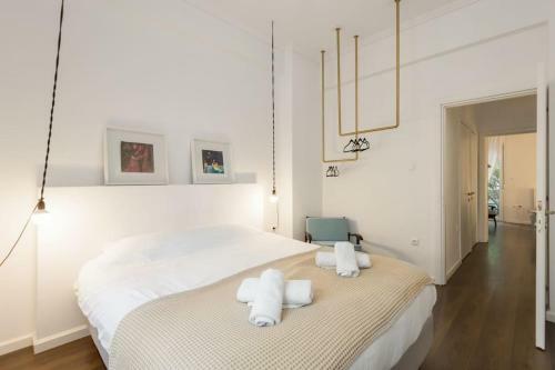 Roman Market- Upper Aristitelous Sq Luxury Apartment