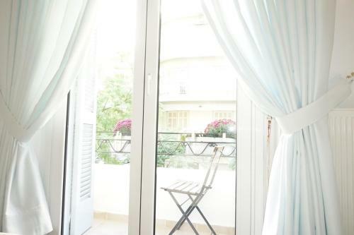 Roman Market- Upper Aristitelous Sq Luxury Apartment