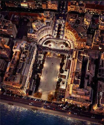 Roman Market- Upper Aristitelous Sq Luxury Apartment