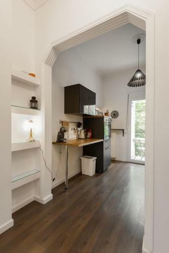 Roman Market- Upper Aristitelous Sq Luxury Apartment
