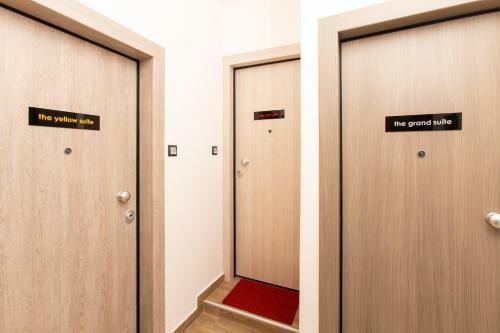 Apartamento Downtown Luxury Boutique Suites : The Yellow Suite