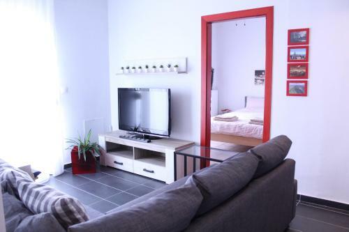 Unique Skyview Apartment-downtown