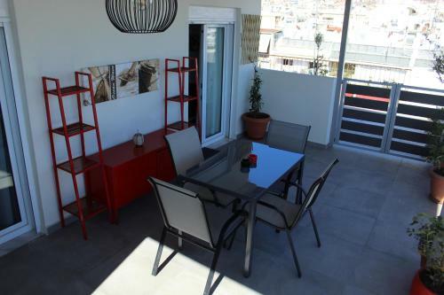 Unique Skyview Apartment-downtown