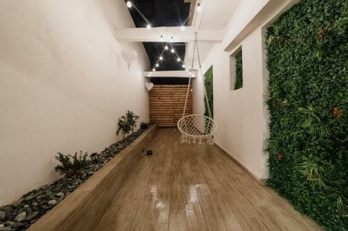 Cutest White-tower Apartment With A Private Patio
