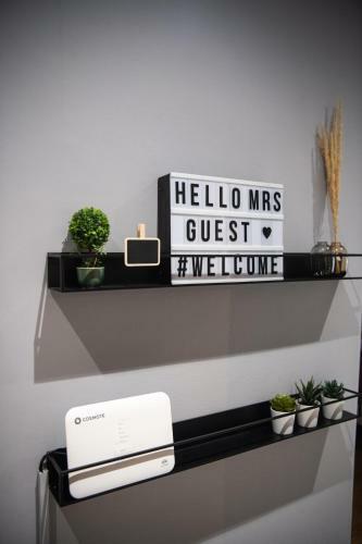 Grey & Cozy Luxury Apartment