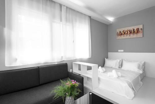 Denizen Boutique Apartments, Nilie Hospitality Mgmt