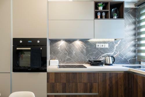 Sleeping Beauty Apartment City Center!!