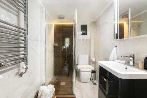 Sleeping Beauty Apartment City Center!!