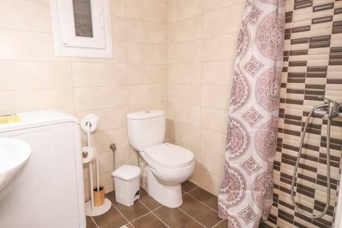 Quiet, Fully Refurbished Apartment In Thessaloniki