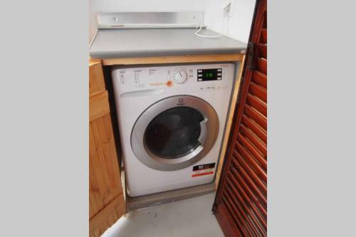 Apartamento Retro Boutique Apt W Balcony In Historical Area