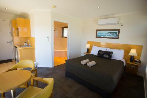 Loch Ard Motor Inn