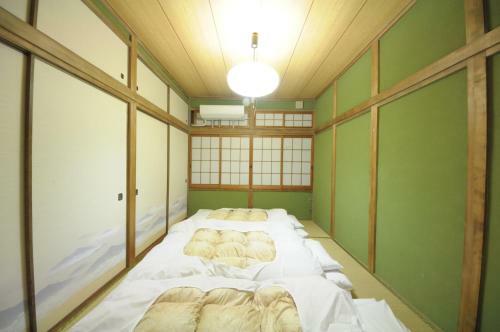 Hostal Nakaya B&B