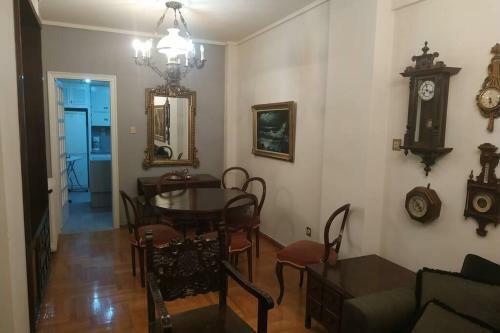 Absolutely Central Luxury Apartment