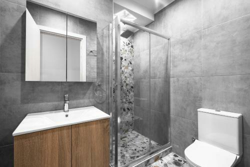Upper Floor Central Apartment, The Luxury Suites