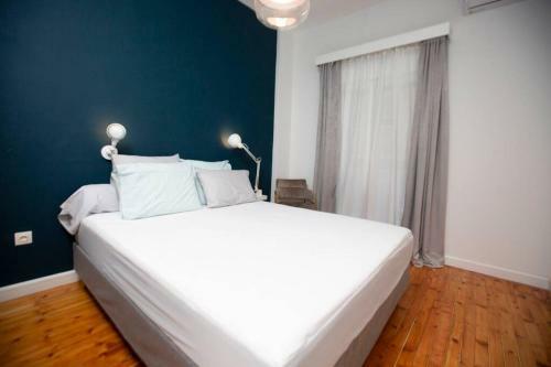 Minimal Chic Central Apartment In Thessaloniki