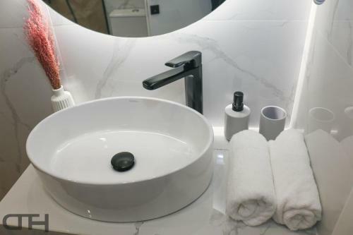 Luxury 80m2 Apartment With Balcony Downtown Thessaloniki